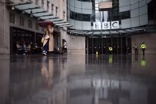 Tổng giám đốc điều hành của BBC News đã từ chức vì cáo buộc hãng tin này đã biên tập sai lệch bài phát biểu của Tổng thống Mỹ Donald Trump. Ảnh: AFP.