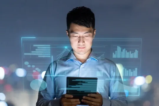 Sử dụng các công cụ AI để tối ưu hoá hoạt động của doanh nghiệp đang trở thành xu thế (Ảnh: CNBC)