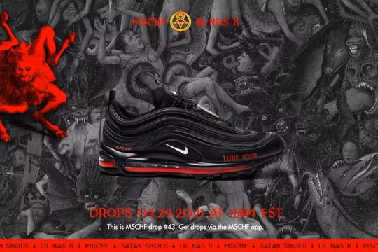 Ảnh quảng cáo mẫu giày Satan của MSCHF và rapper Lil Nas X (Ảnh: RT)