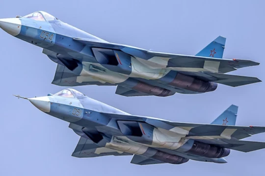 Các chiến đấu cơ thế hệ thứ 5 Su-57 của Không quân Nga. Ảnh: MW.