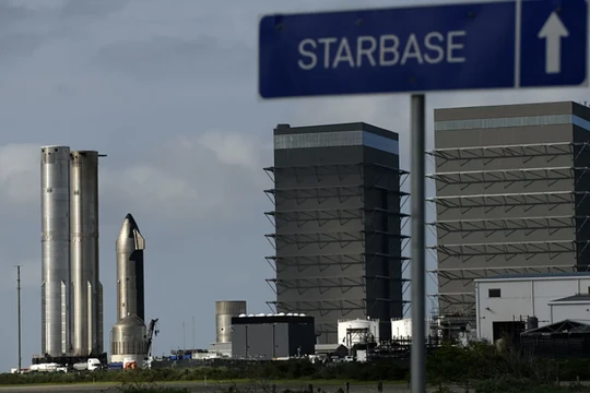 Khu phức hợp công nghiệp SpaceX Starbase và cơ sở phóng tên lửa ở Boca Chica, Texas, Mỹ trong ảnh chụp ngày 17/4. Ảnh: Getty.
