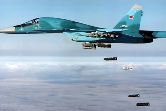 Chiến đấu cơ Su-34 trong một nhiệm vụ ném bom. Ảnh: MW.