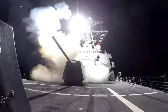 Một tên lửa Tomahawk được phóng từ tàu khu trục tên lửa dẫn đường lớp Arleigh Burke của Hải quân Mỹ ngày 3/2/2024. Ảnh: Reuters.