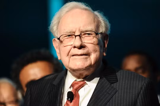 Giám đốc điều hành Berkshire Hathaway, tỷ phú Warren Buffett, cho biết thuế quan sẽ trở thành "thuế đánh vào hàng hóa" theo thời gian. Ảnh: Getty.