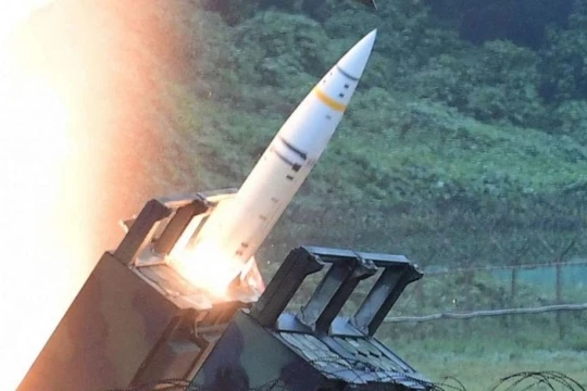 Cảnh phóng tên lửa ATACMS. Ảnh: MW.