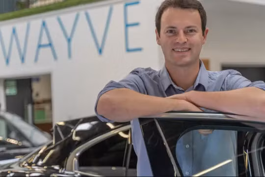 Alex Kendall, 29 tuổi, đồng sáng lập kiêm CEO của công ty khởi nghiệp lái xe tự hành Wayve (Ảnh: CNBC)