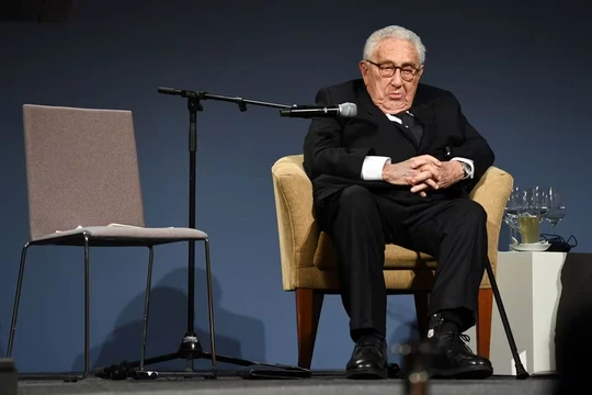 Cựu Ngoại trưởng Mỹ Henry Kissinger tham dự lễ trao giải của Viện Hàn lâm Mỹ tại điện Charlottenburg ở Berlin, Đức, ngày 21/1/2020 (Ảnh: Reuters)