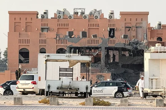 Một tòa nhà bị hư hại sau cuộc tấn công của Israel vào các nhà lãnh đạo Hamas tại Doha, Qatar, ngày 9/9. Ảnh: Reuters.