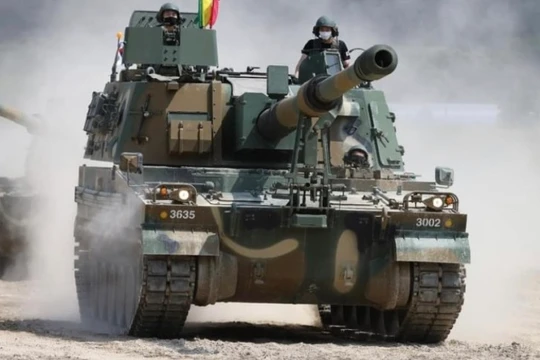 Hệ thống pháo cơ động K9 "Thunder" do Hàn Quốc sản xuất. Ảnh: MW.