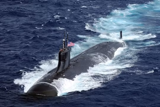 Tàu ngầm tấn công năng lượng hạt nhân USS Connecticut (Ảnh: Quân đội Mỹ).