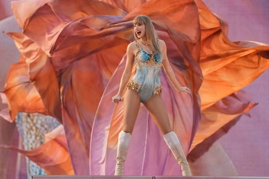 Taylor Swift trên sân khấu vào ngày 27/7/2024 tại Munich, Đức (Ảnh: Getty)