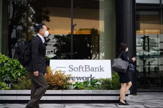 SoftBank cho hay công ty sẽ chuyển hướng đầu tư sang lĩnh vực AI (Ảnh: Bloomberg)