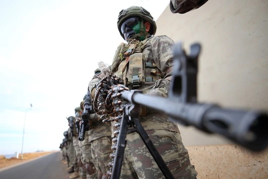 Quân đội Thổ Nhĩ Kỳ tại biên giới Thổ Nhĩ Kỳ-Syria gần Gaziantep ngày 20/11/2022. Ảnh: Anadolu.