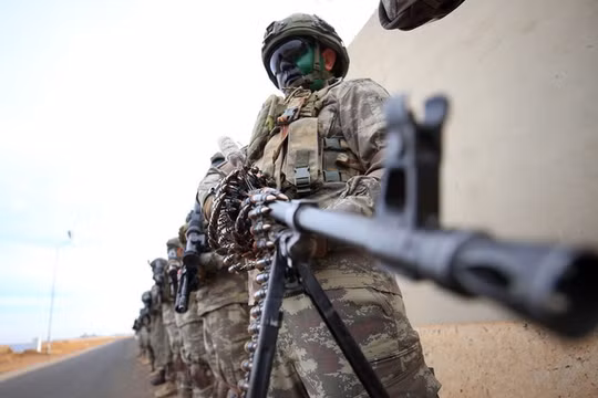 Quân đội Thổ Nhĩ Kỳ tại biên giới Thổ Nhĩ Kỳ-Syria gần Gaziantep ngày 20/11/2022. Ảnh: Anadolu.