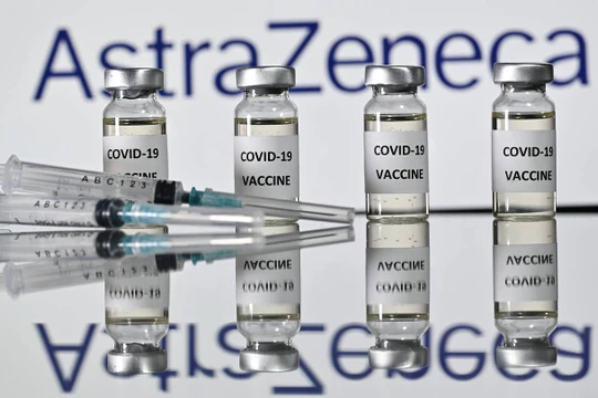 Vaccine ngừa COVID-19 của AstraZeneca/Oxford bị đình chỉ sử dụng tạm thời ở Đan Mạch (Ảnh: Getty)