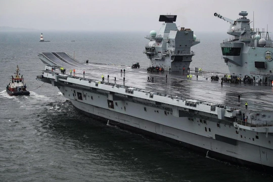 Tàu sân bay và tàu ngầm tên lửa đạn đạo sẽ quyết định sức mạnh của hải quân trong tương lai (Ảnh: Reuters)