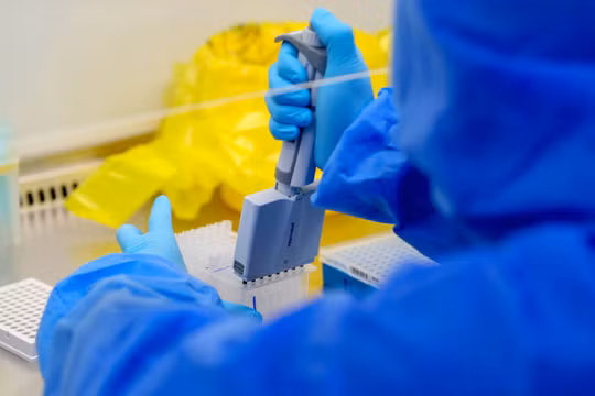 Phòng xét nghiệm phát hiện mầm bệnh tại Vũ Hán, Trung Quốc. Ảnh: Getty.