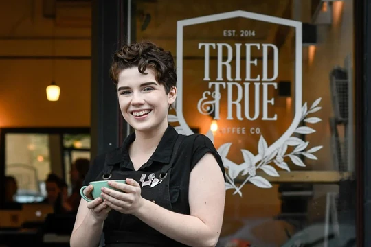 Morgan Eckroth kiếm được 9.000 USD mỗi tháng nhờ công việc phụ trên mạng xã hội (Ảnh: Albany Herald)