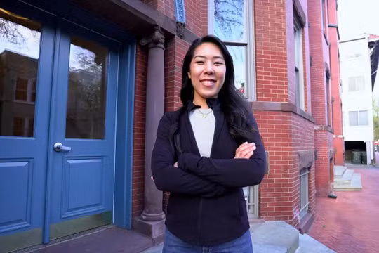 Annie Park kiếm được số tiền khủng nhờ khởi nghiệp bán kem cùng mẹ (Ảnh: CNBC)