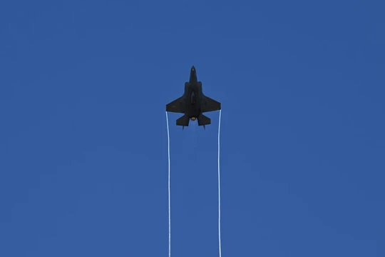 Lockheed Martin, nhà sản xuất máy bay F-35, đã hoan nghênh khoản đầu tư của Lầu Năm Góc vào nguồn cung nam châm không đến từ Trung Quốc. Ảnh: WSJ.