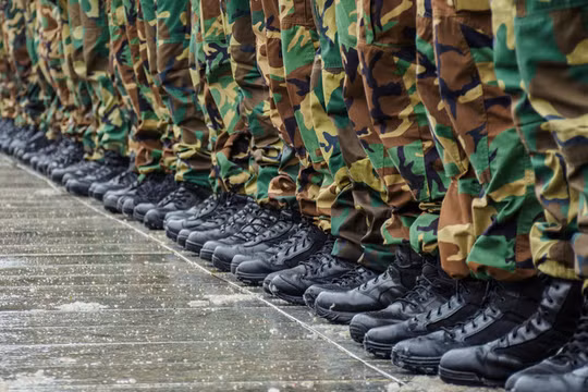 Lithuania khuyến khích người dân nhập ngũ (Ảnh: Getty)