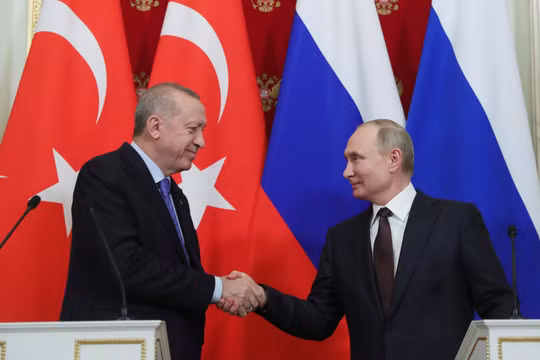 Tổng thống Thổ Nhĩ Kỳ Recep Tayyip Erdogan và Tổng thống Nga Vladimir Putin sau cuộc đàm phán ở Moscow (Ảnh: AP)