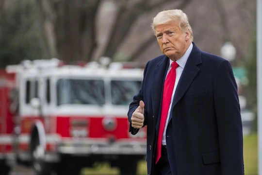 Facebook gỡ bỏ các đoạn quảng cáo của chiến dịch của ông Trump sau khi hứng nhiều chỉ trích (Ảnh: AP)