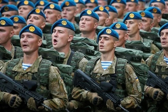 Các binh sĩ thuộc lực lượng bộ binh Ukraine. Ảnh: MW