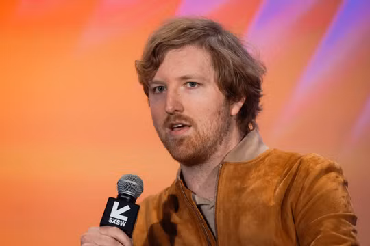 Tỉ phú tự thân trẻ nhất thế giới nêu 2 phẩm chất cần "nâng cao cực độ" để đạt được thành công