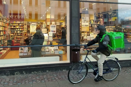 Latvia tuyên bố sẽ tăng thuế đối với các ấn phẩm bằng tiếng Nga từ năm 2026. Ảnh: Getty.