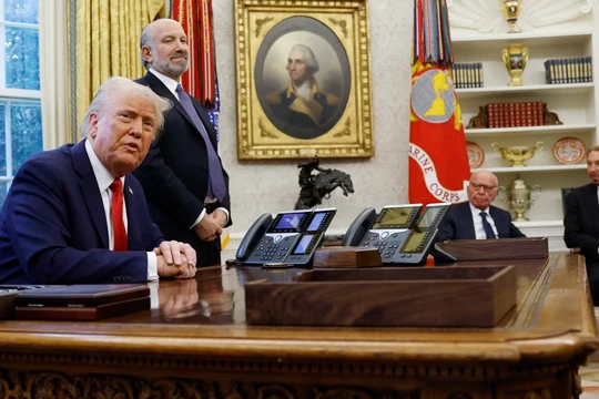 Mỹ đồng ý trì hoãn thuế quan đối với Mexico và Canada sau khi Tổng thống Donald Trump có cuộc trò chuyện với lãnh đạo hai nước. Ảnh: Getty.