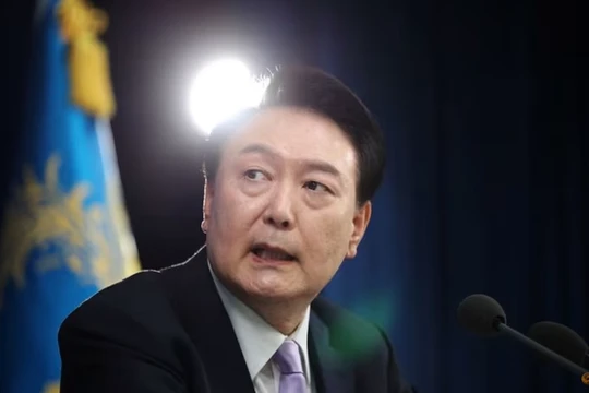 Tổng thống Hàn Quốc Yoon Suk Yeol trả lời câu hỏi của phóng viên trong cuộc họp báo tại Văn phòng Tổng thống ở Seoul, Hàn Quốc, ngày 7/11/2024. Ảnh: Reuters.