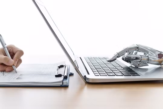 Công nghệ AI mở ra cơ hội mới cho ngành báo chí, nhưng cũng đem đến không ít thách thức. Ảnh: SKy News.