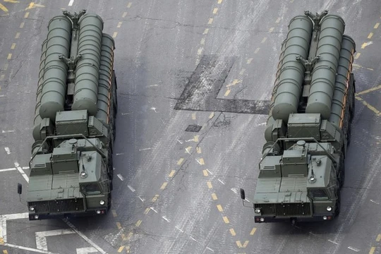 Hệ thống phòng không S-400 của Nga tham gia lễ duyệt binh Ngày Chiến thắng tại Quảng trường Đỏ. Ảnh: Sputnik.