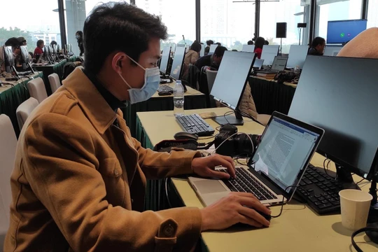 NCSC khuyến nghị các cơ quan, doanh nghiệp cần phải chủ động rà soát hệ thống thông tin nội bộ, nhằm phát hiện ngăn chặn và xử lý tận gốc tình trạng tấn công mạng. Ảnh minh họa.