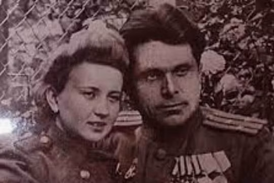 Bộ trưởng Nội vụ Xô Viết Nikolai Shelokov cùng vợ thời trẻ.