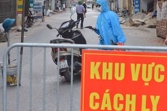 Tuyên truyền, nhắc nhở và xử phạt những trường hợp ra khỏi nhà không cần thiết theo đúng quy định.