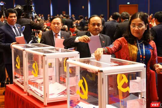 Hôm nay (30/1), Đại hội Đảng XIII làm việc tại Hội trường cả ngày để tiến hành bỏ phiếu bầu cử Ban Chấp hành Trung ương khóa XIII.