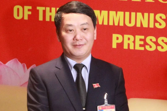 Ông Hầu A Lềnh - Uỷ viên Trung ương Đảng, Phó chủ tịch, Tổng thư ký Uỷ ban Trung ương MTTQ Việt Nam.