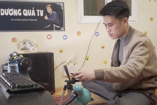 Nguyễn Trọng Bắc - streamer Việt nổi tiếng mặc dù chơi game chỉ bằng 1 tay.