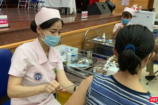 Đại diện Bộ Y tế cho biết chúng ta mong muốn sớm có vaccine sản xuất trong nước nhưng phải làm nhanh nhưng phải chặt chẽ, an toàn, hiệu quả.