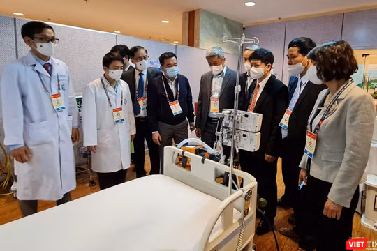 Thứ trưởng Bộ Y tế Nguyễn Trường Sơn kiểm tra hoạt động y tế phục vụ Đại hội Đảng