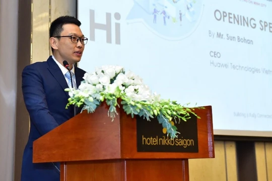 Tổng Giám đốc Công ty Huawei Việt Nam Sun Bohan chia sẻ tại Hội nghị Hệ sinh thái các đối tác của Huawei Việt Nam năm 2021.