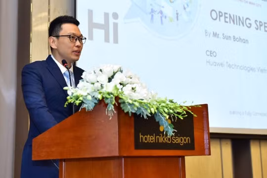 Tổng Giám đốc Công ty Huawei Việt Nam Sun Bohan chia sẻ tại Hội nghị Hệ sinh thái các đối tác của Huawei Việt Nam năm 2021.