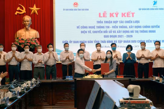 Lễ ký kết hợp tác giai đoạn 2021-2026 giữa VNPT và UBND tỉnh Thái Bình.