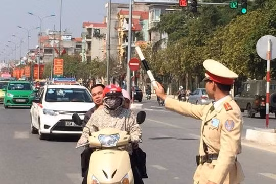 Cục CSGT cho biết, trong đợt nghỉ lễ, do phương tiện tham gia giao thông tăng lên đột biến trên các tuyến cao tốc, quốc lộ nhất là các tuyến đường cửa ngõ Hà Nội và TP Hồ Chí Minh đã ảnh hưởng đến tốc độ lưu thông phương tiện. Ảnh: Cục CSGT.