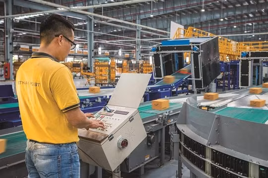 Nền tảng bán hàng hợp nhất tích hợp toàn bộ các dữ liệu từ khi tiếp nhận đơn hàng, xử lý giao dịch, logistic, quản lý kho, chăm sóc khách hàng,… (Hình ảnh thực hiện trước ngày 27/04/2021).