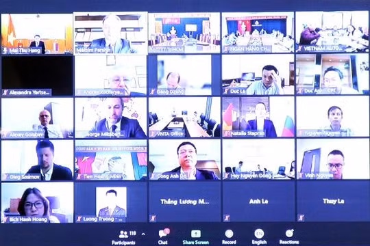 Các đại biểu tham dự tại các điểm cầu.