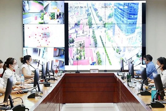 Các phản ánh và cuộc gọi của người dân được điện thoại viên tiếp nhận 24/7.