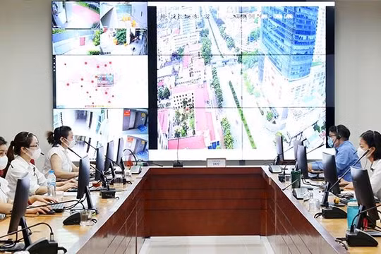 Các phản ánh và cuộc gọi của người dân được điện thoại viên tiếp nhận 24/7.